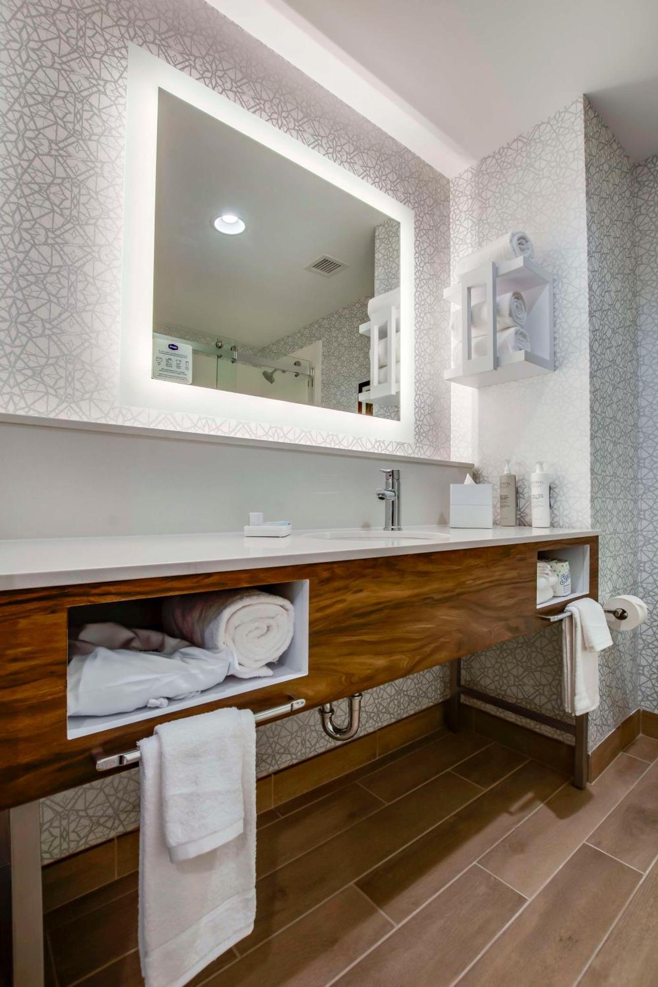 Hampton Inn & Suites By Hilton Louisville East Oxmoor Bagian luar foto