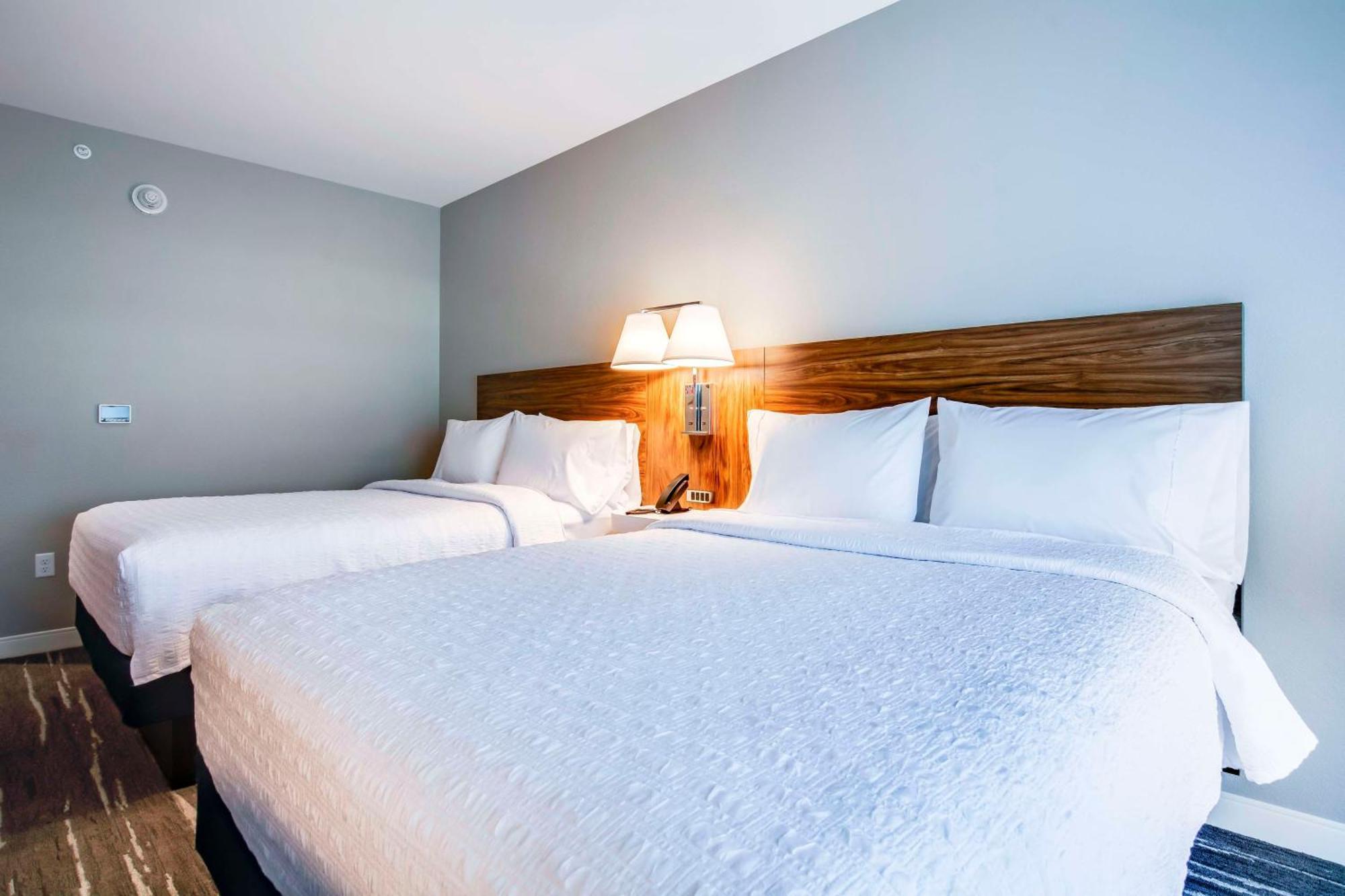 Hampton Inn & Suites By Hilton Louisville East Oxmoor Bagian luar foto