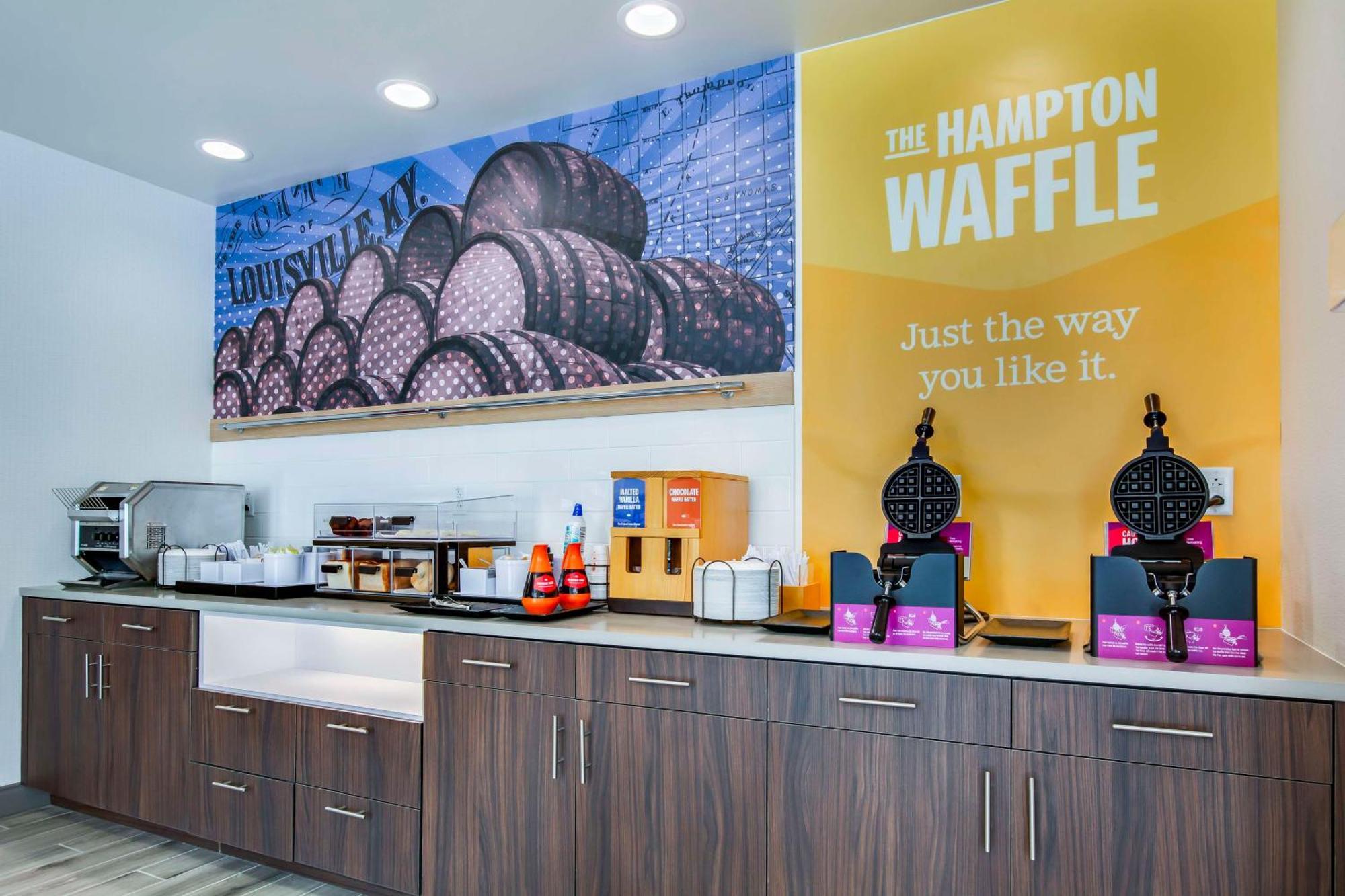 Hampton Inn & Suites By Hilton Louisville East Oxmoor Bagian luar foto