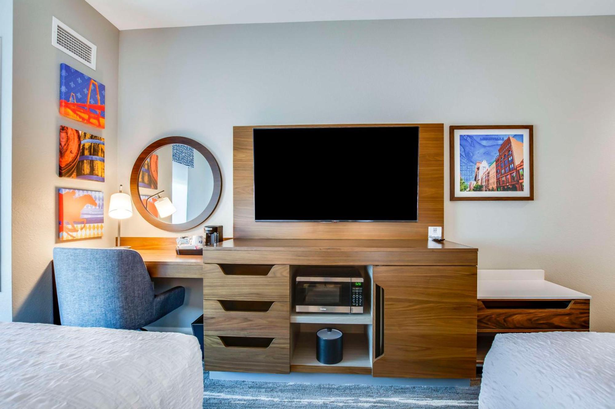 Hampton Inn & Suites By Hilton Louisville East Oxmoor Bagian luar foto