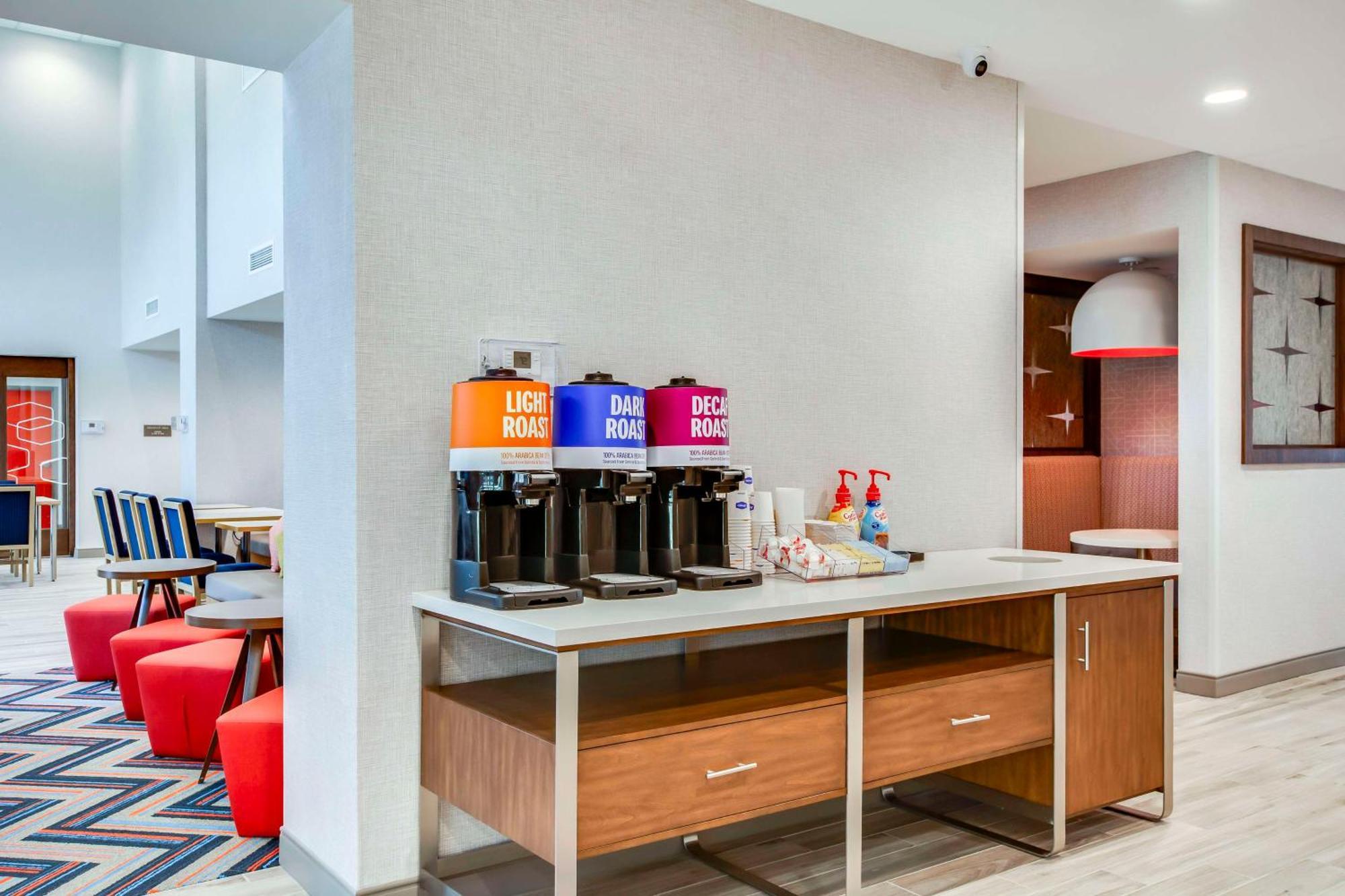 Hampton Inn & Suites By Hilton Louisville East Oxmoor Bagian luar foto