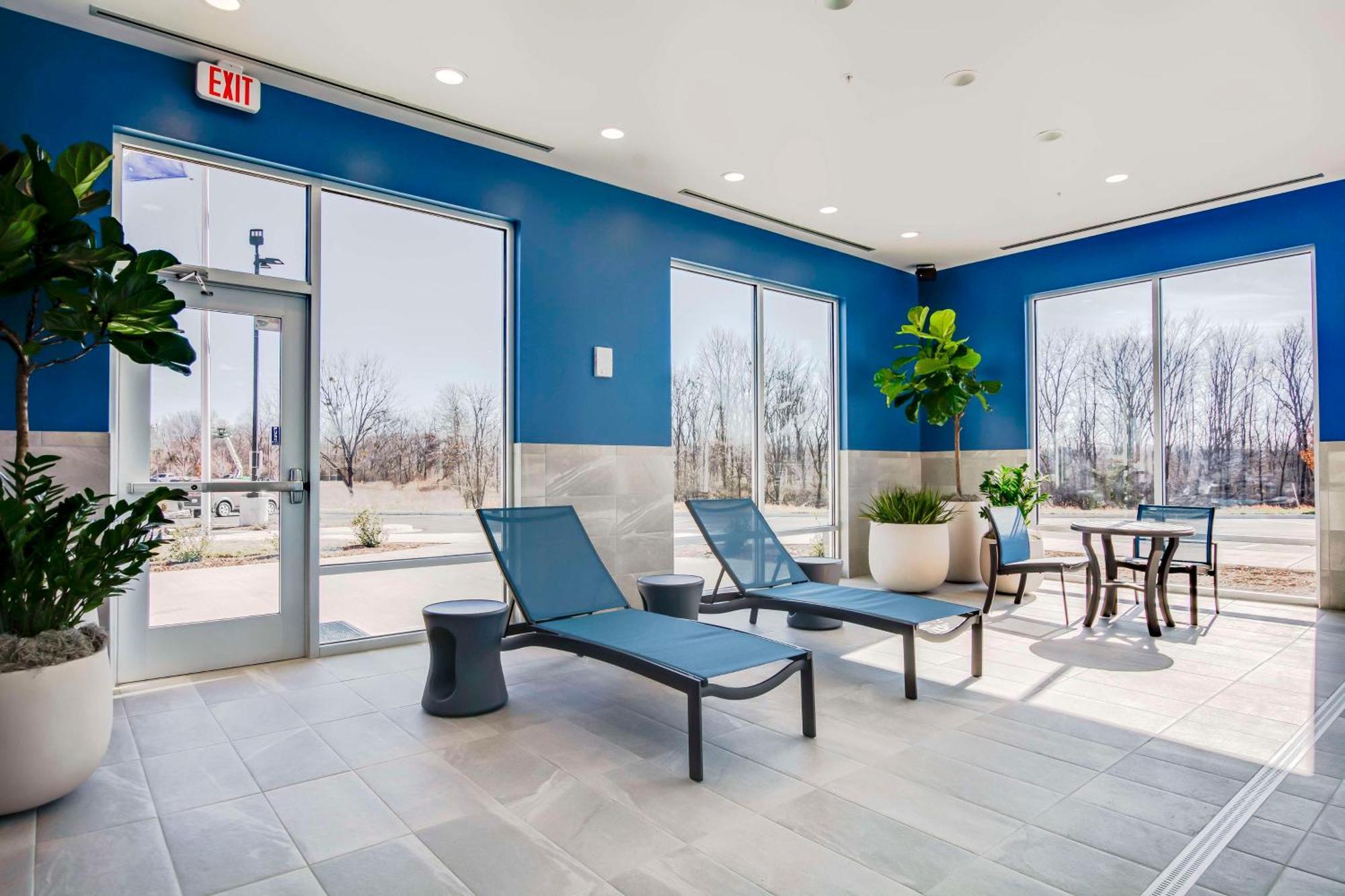 Hampton Inn & Suites By Hilton Louisville East Oxmoor Bagian luar foto