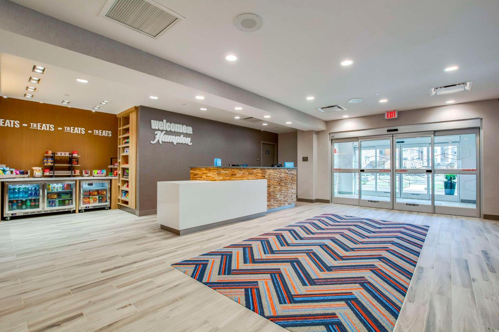 Hampton Inn & Suites By Hilton Louisville East Oxmoor Bagian luar foto